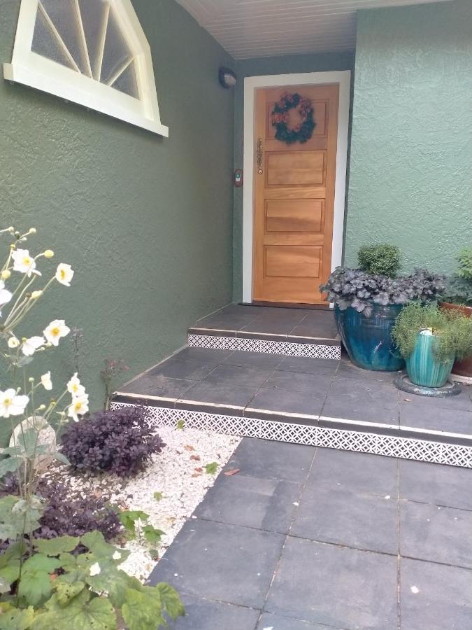 Amberly House Rotorua Bed and Breakfast Exterior foto